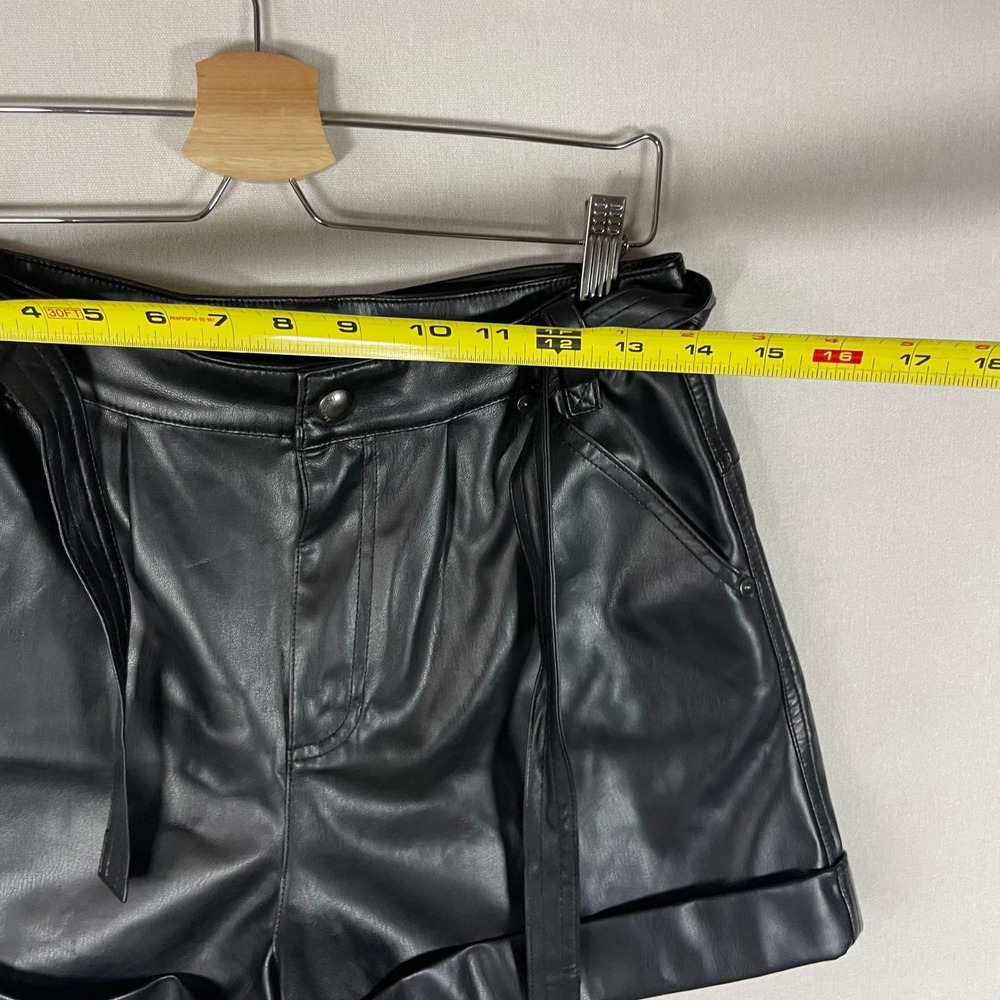 BLANKNYC Faux Leather Paperbag Waist‎ Shorts Black Belted Cuffed - Size 28 - Picture 7 of 10